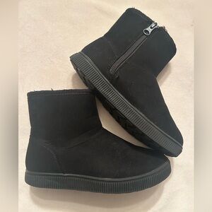 Cat & Jack black boots